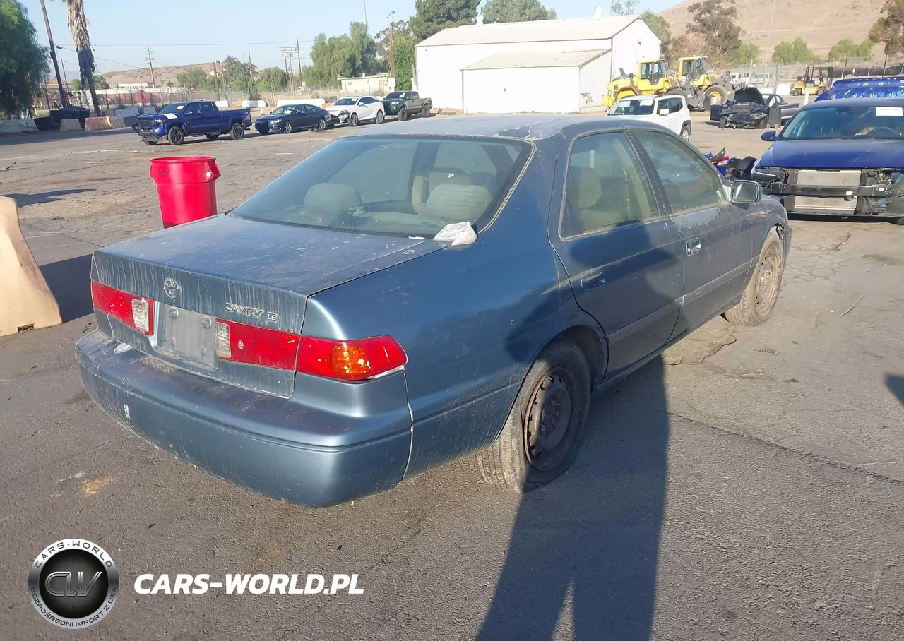2001 Toyota Camry Le VIN:JT2BG22K310604683 - 4