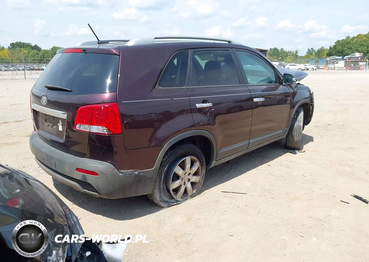 2012 Kia Sorento Lx VIN:5XYKT3A69CG203049 - 4