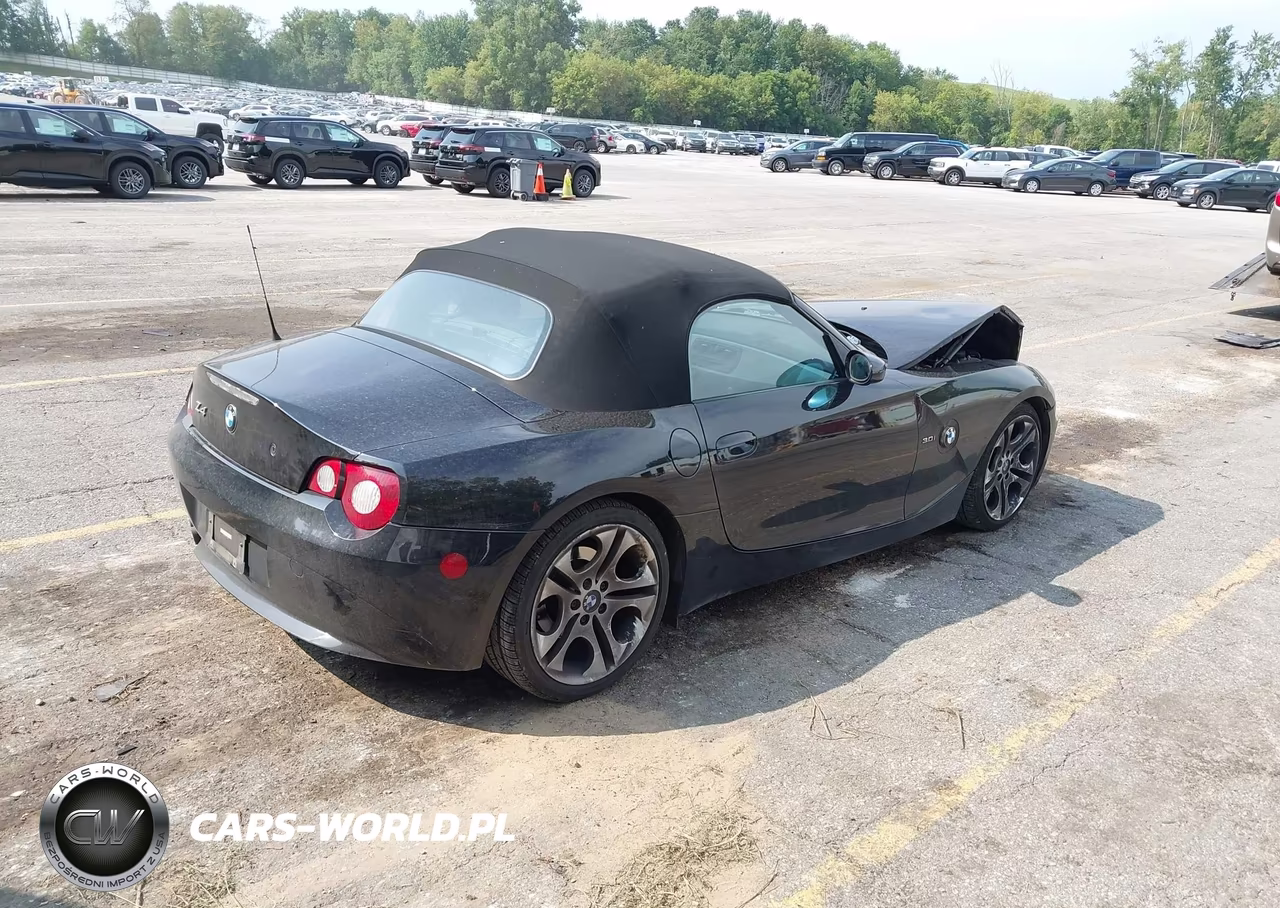 2005 BMW Z4 3.0I VIN:4USBT53575LT27824 - 4
