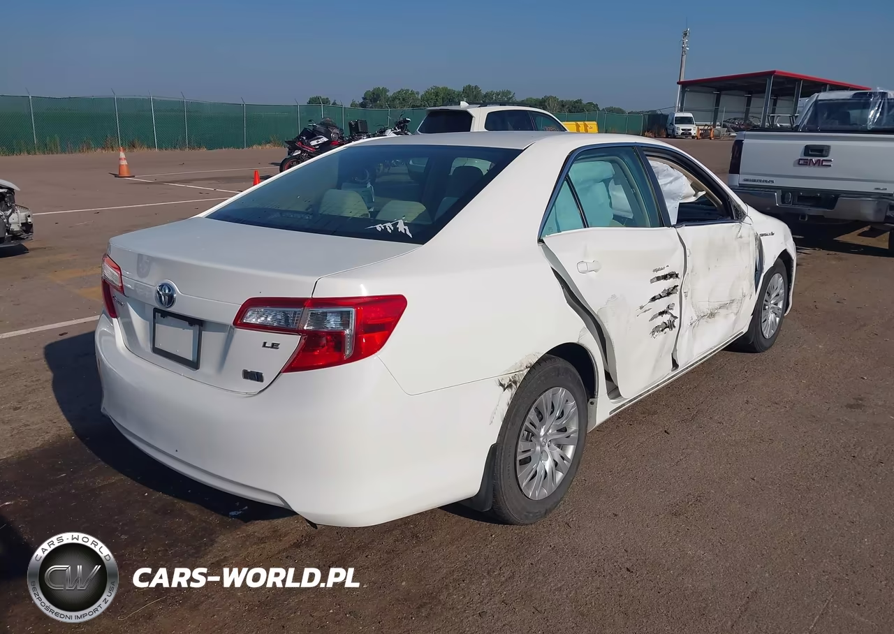 2013 Toyota Camry Hybrid Le VIN:4T1BD1FKXDU083894 - 4