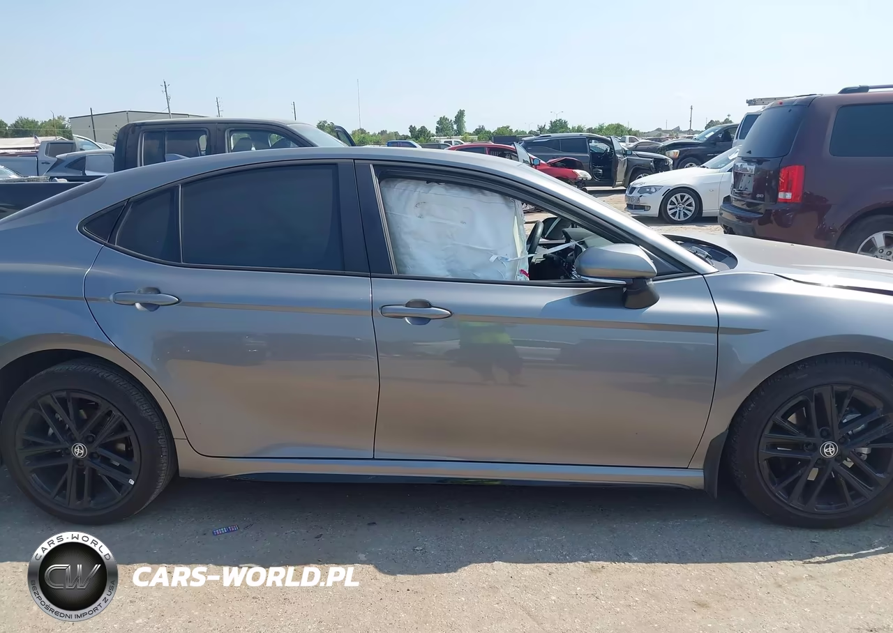 2026 Toyota Camry Se VIN:4T1DAACK4TU694556 - 13