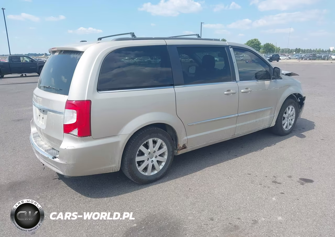 2013 Chrysler Town & Country Touring VIN:2C4RC1BG7DR745449 - 4