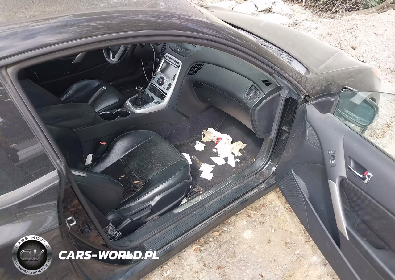 2010 Hyundai Genesis 3.8 Track VIN:KMHHU6KH9AU027894 - 5