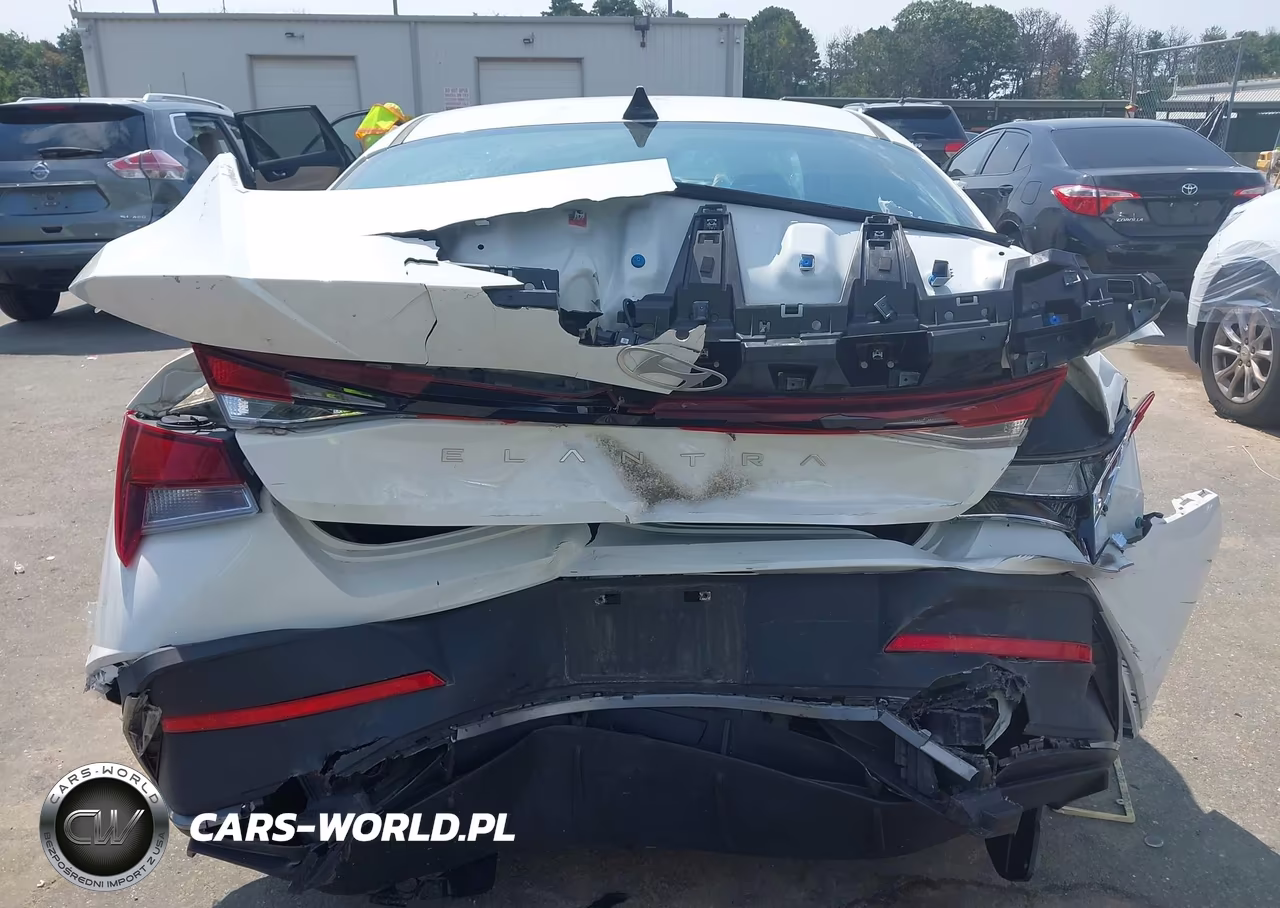 2024 Hyundai Elantra Sel VIN:KMHLM4DG7RU752604 - 17