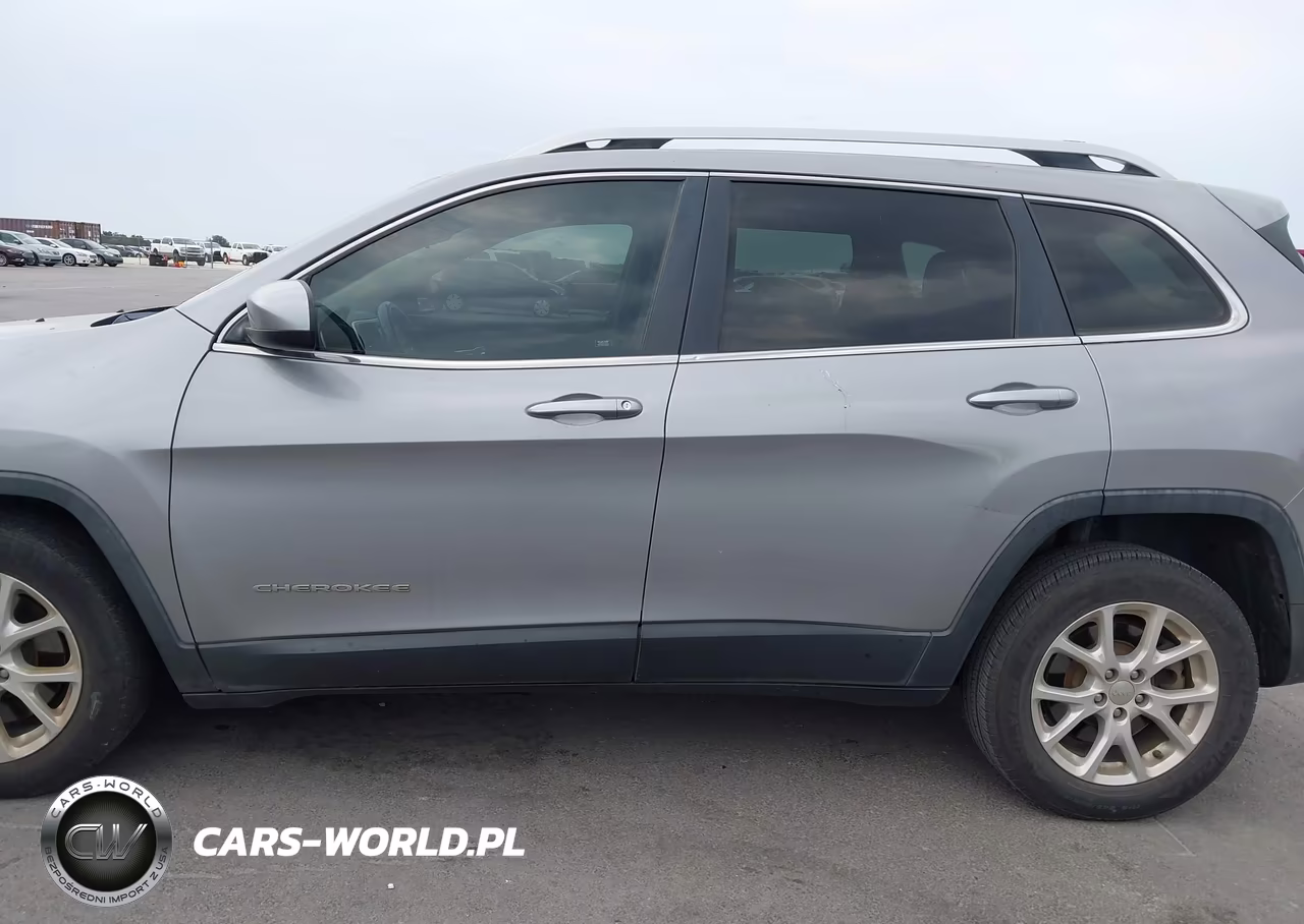 2014 Jeep Cherokee Latitude VIN:1C4PJLCS0EW103224 - 14