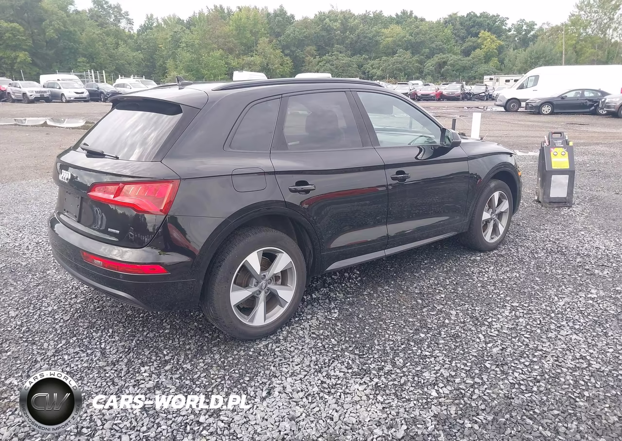 2020 Audi Q5 Premium 45 Tfsi Quattro S Tronic-Titanium Premium 45 Tfsi Quattro S Tronic VIN:WA1ANAFY2L2091722 - 4