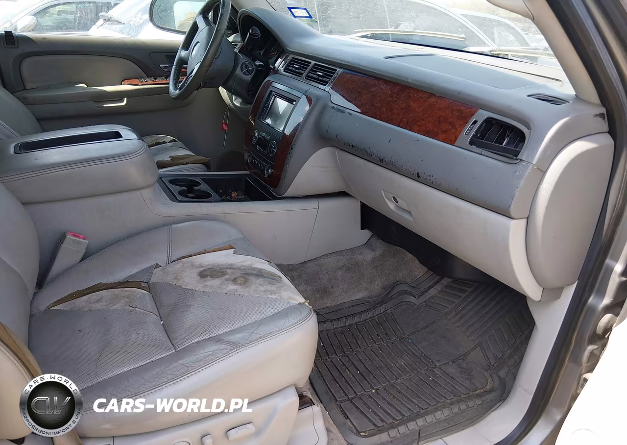 2009 Chevrolet Tahoe Ltz VIN:1GNFC330X9R121214 - 5