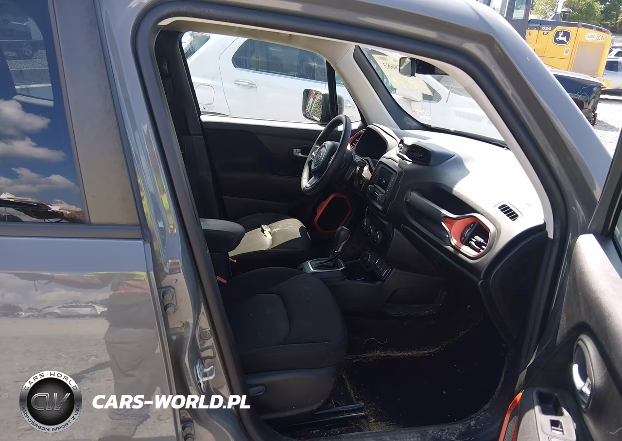 2020 Jeep Renegade Upland 4X4 VIN:ZACNJBAB5LPL21428 - 5