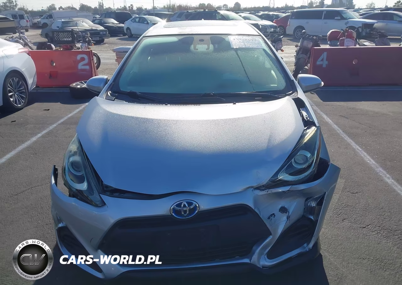 2017 Toyota Prius C Three VIN:JTDKDTB34H1593390 - 15