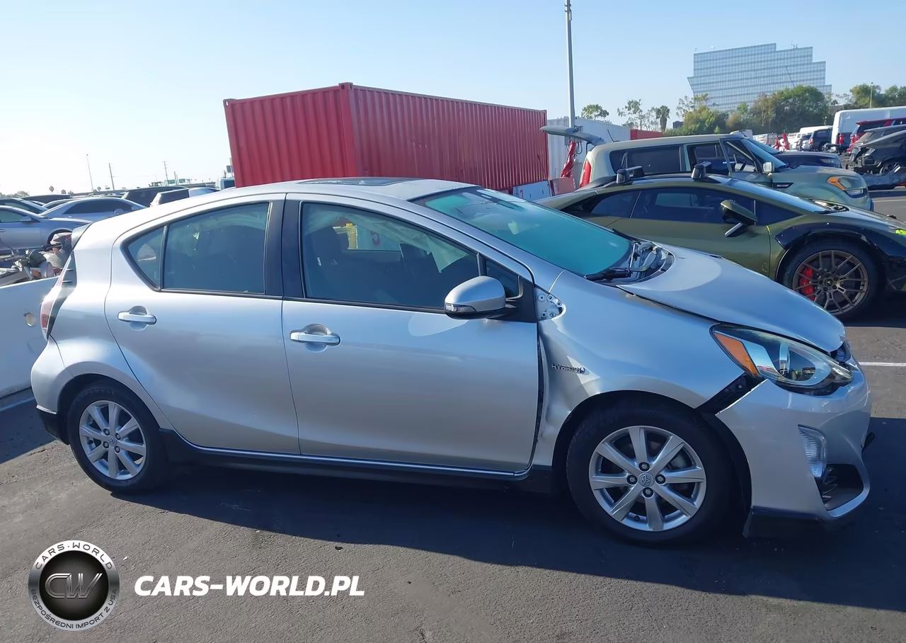2017 Toyota Prius C Three VIN:JTDKDTB34H1593390 - 16