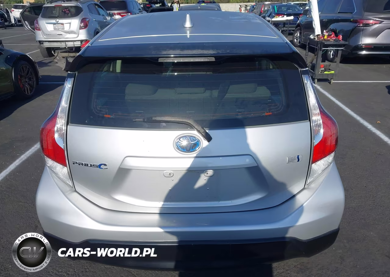 2017 Toyota Prius C Three VIN:JTDKDTB34H1593390 - 19