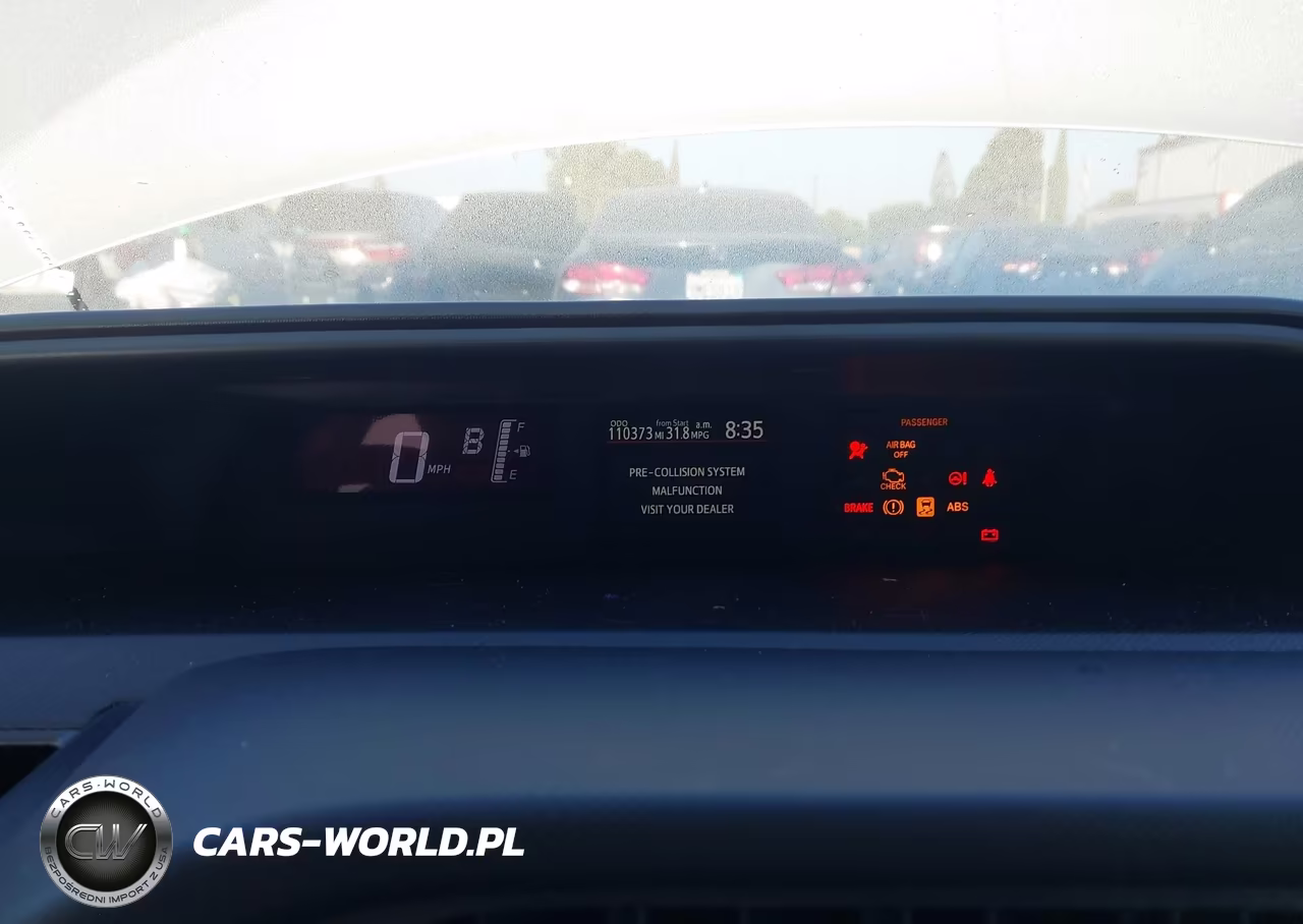 2017 Toyota Prius C Three VIN:JTDKDTB34H1593390 - 7
