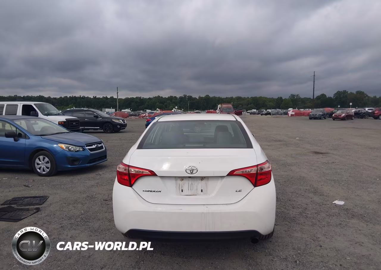 2018 Toyota Corolla Le VIN:2T1BURHE4JC055107 - 17