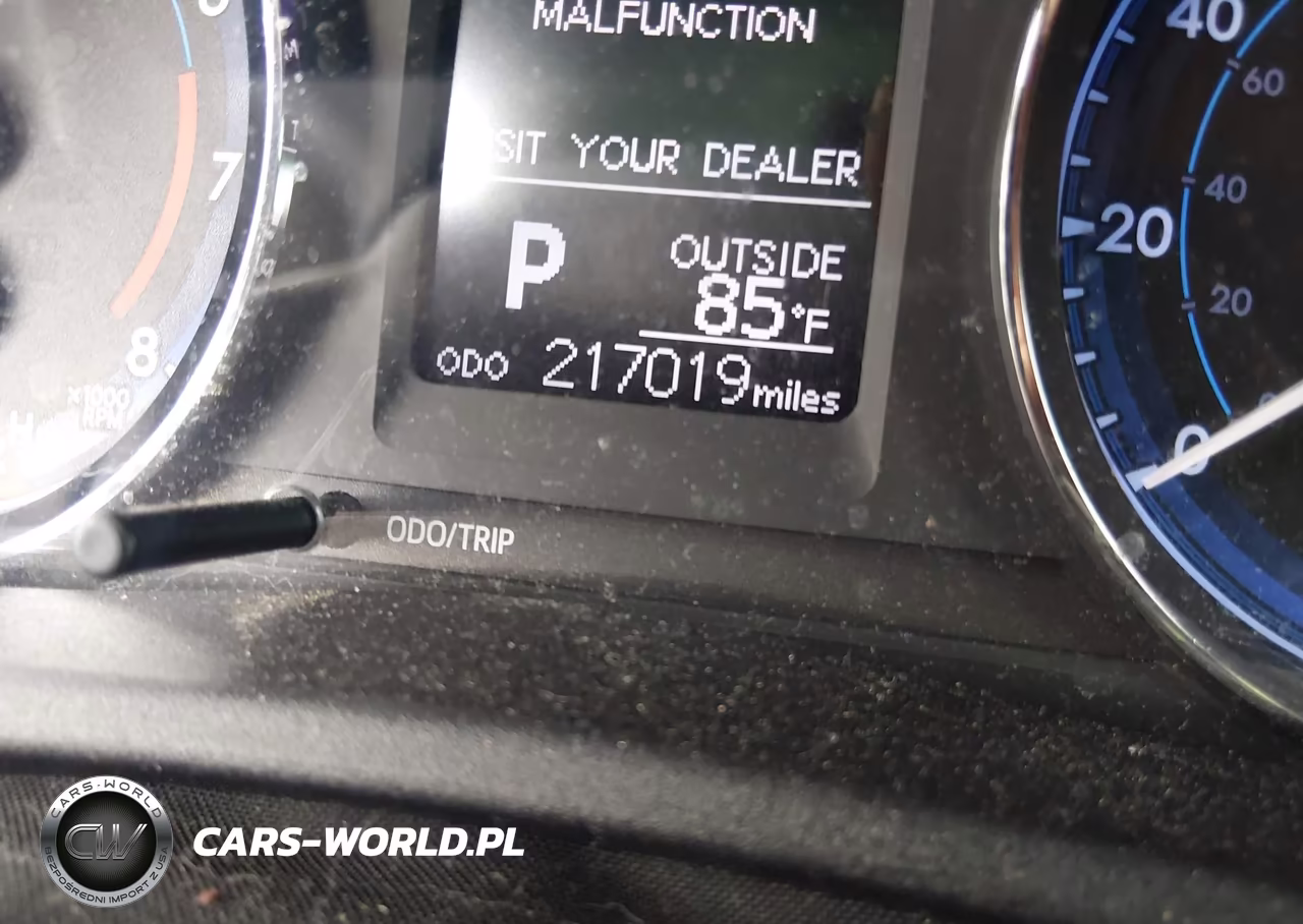 2018 Toyota Corolla Le VIN:2T1BURHE4JC055107 - 7
