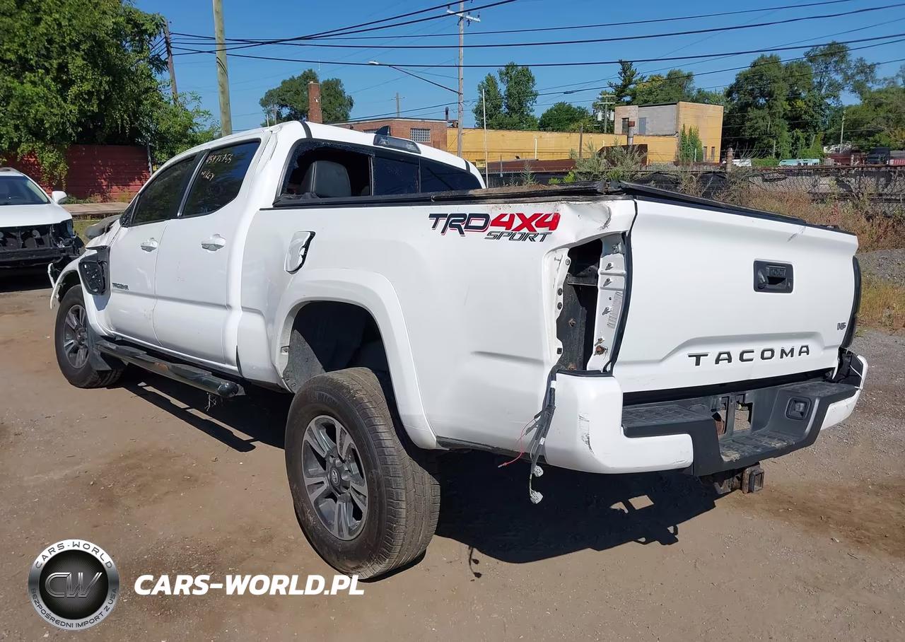 2018 Toyota Tacoma Sr5 VIN:5TFDZ5BN7JX035902 - 3