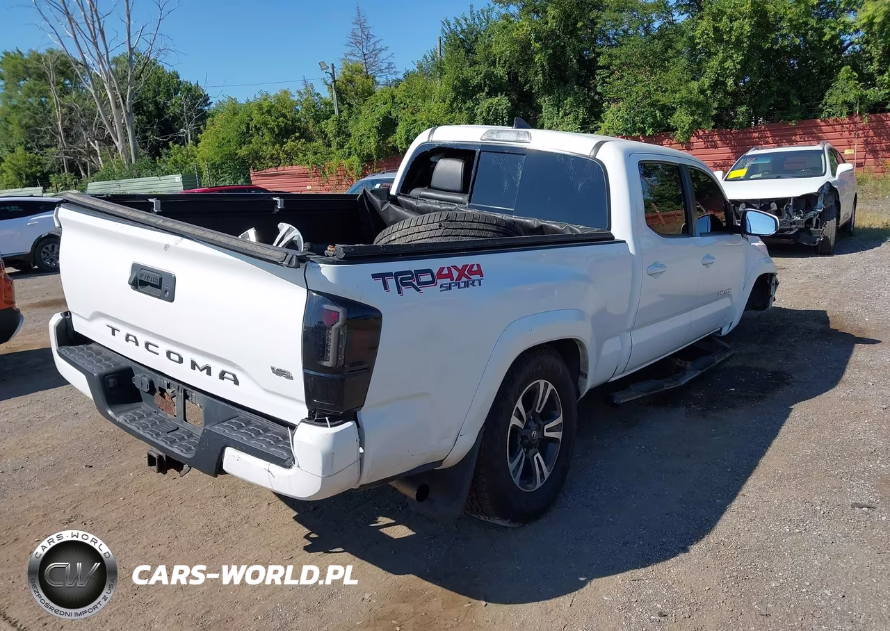 2018 Toyota Tacoma Sr5 VIN:5TFDZ5BN7JX035902 - 4