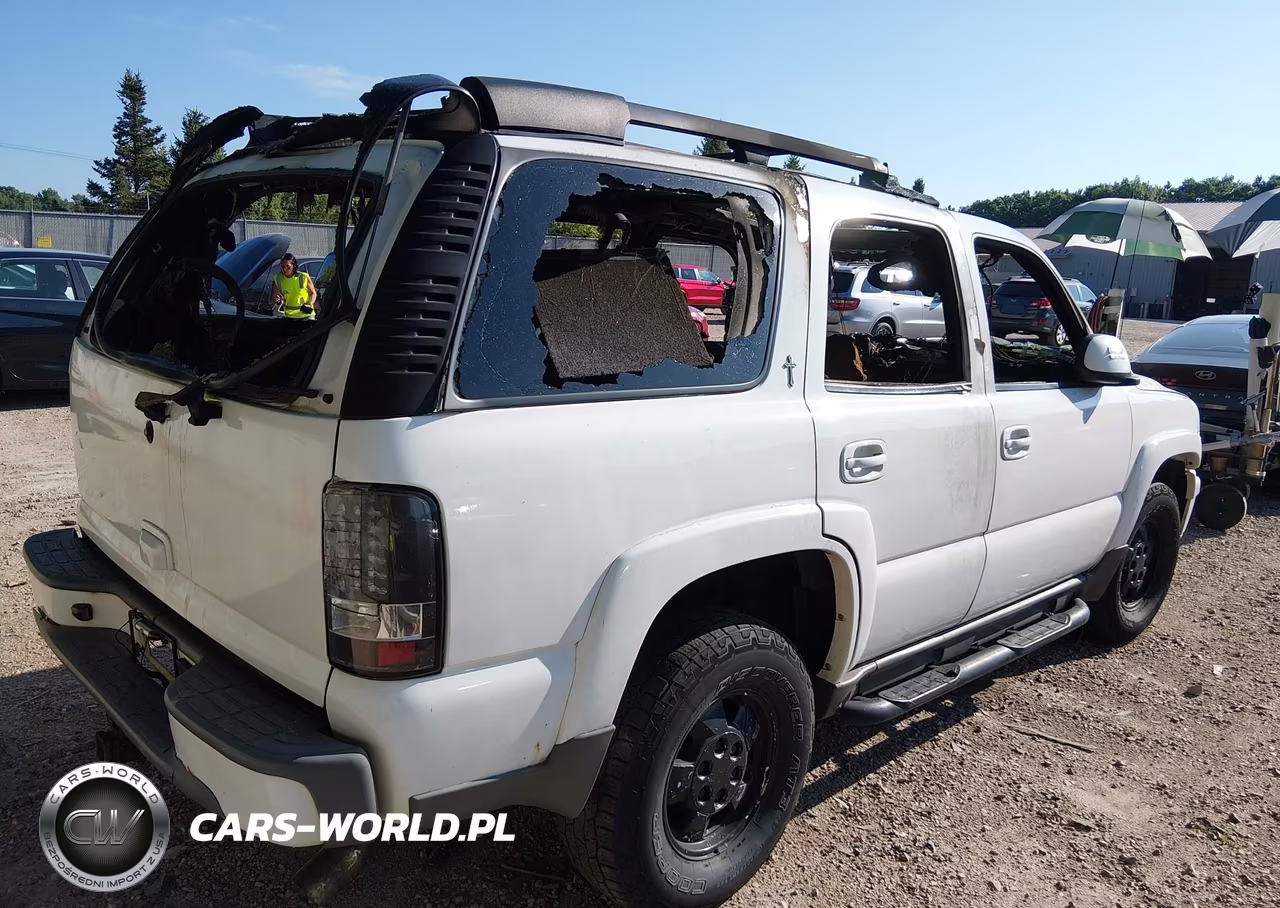 2005 Chevrolet Tahoe Z71 VIN:1GNEK13T35R110613 - 4