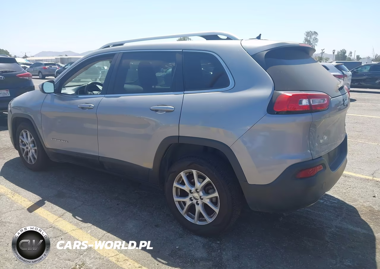 2014 Jeep Cherokee Latitude VIN:1C4PJLCB0EW312172 - 3