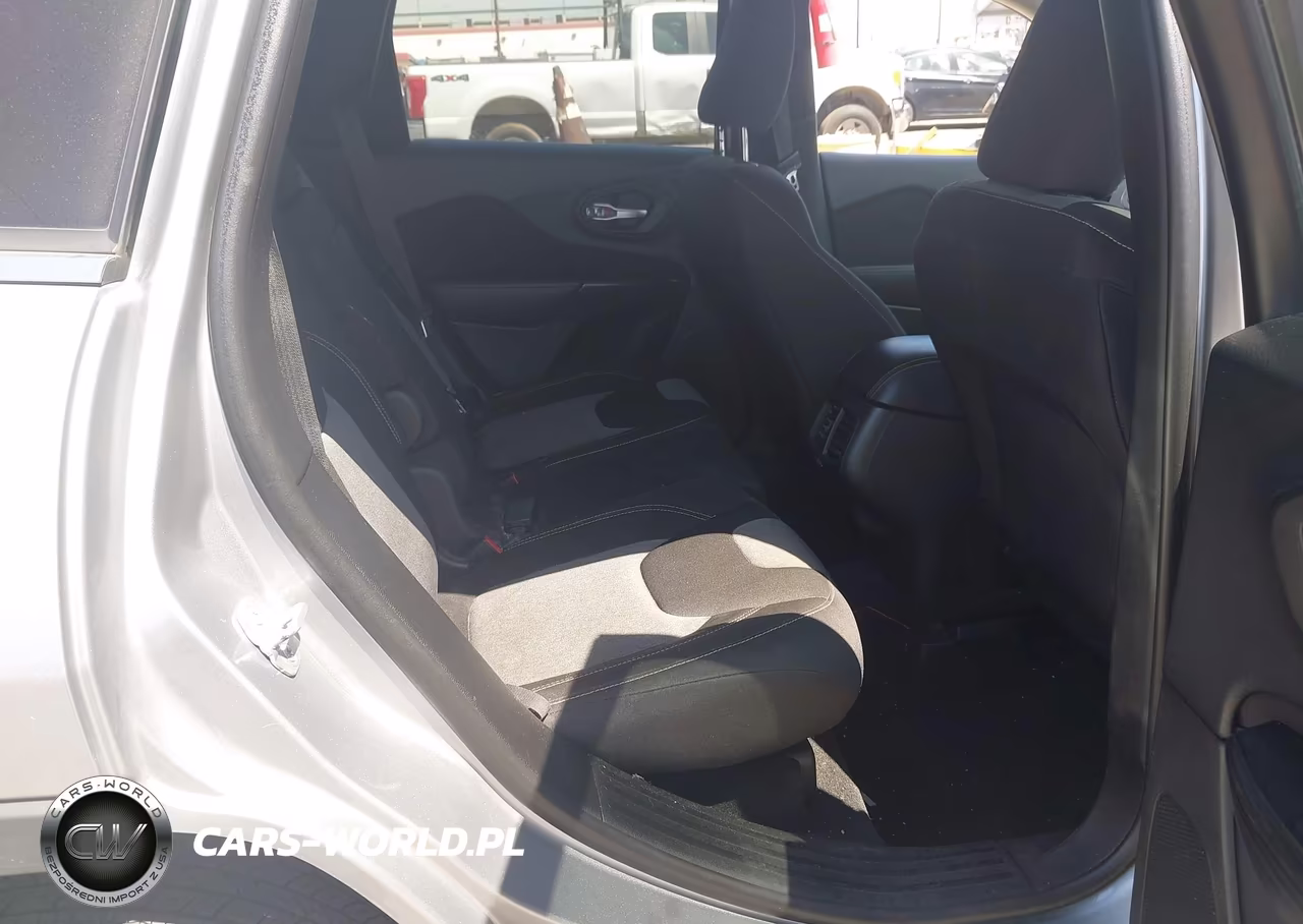 2014 Jeep Cherokee Latitude VIN:1C4PJLCB0EW312172 - 8
