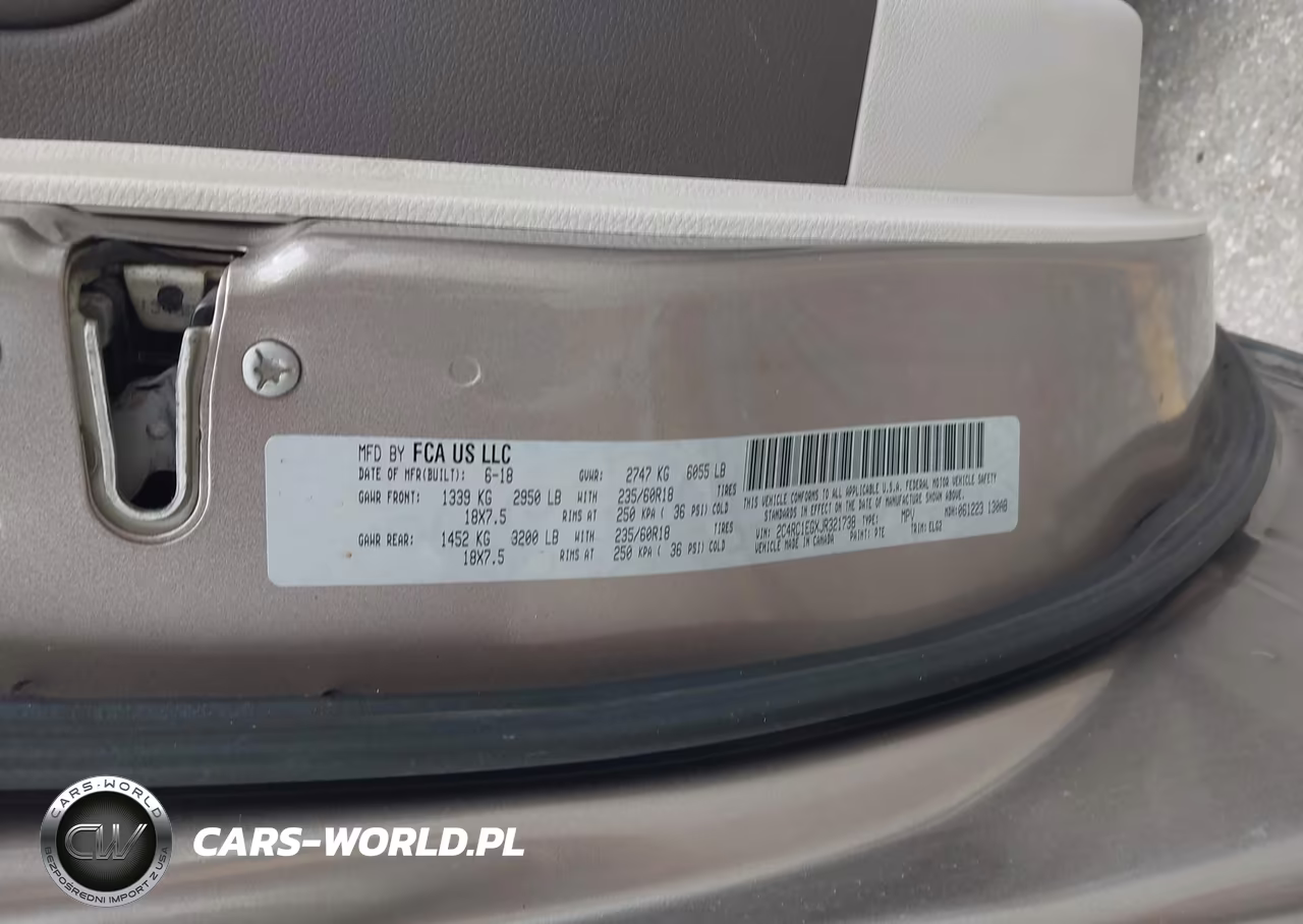 2018 Chrysler Pacifica Touring L Plus VIN:2C4RC1EGXJR321738 - 9