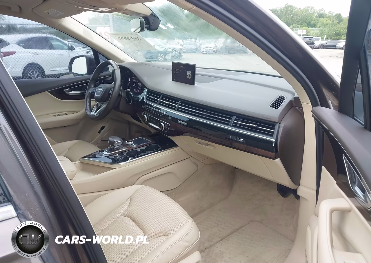 2017 Audi Q7 3.0T Premium VIN:WA1VAAF72HD022285 - 5