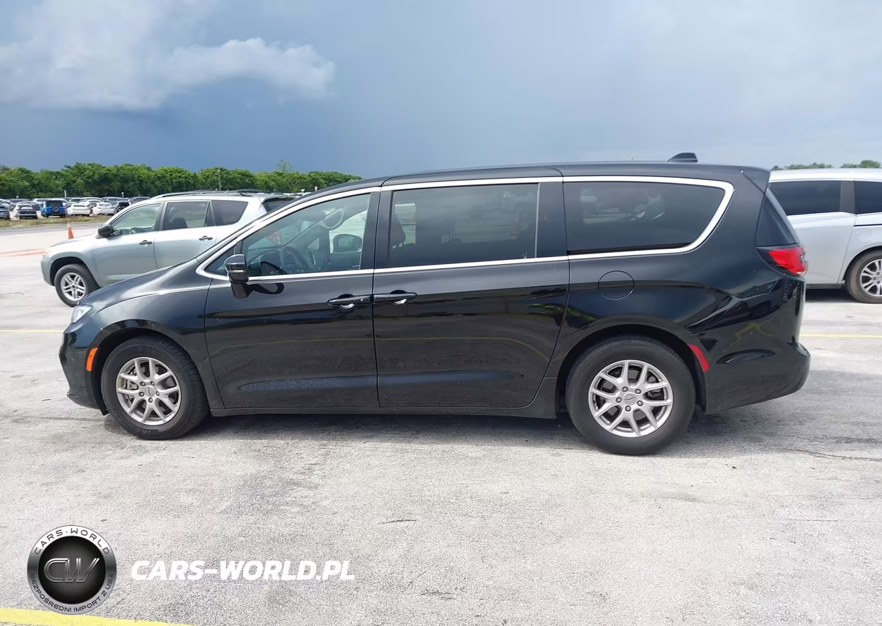 2025 Chrysler Pacifica Select VIN:2C4RC1BG8SR507008 - 14