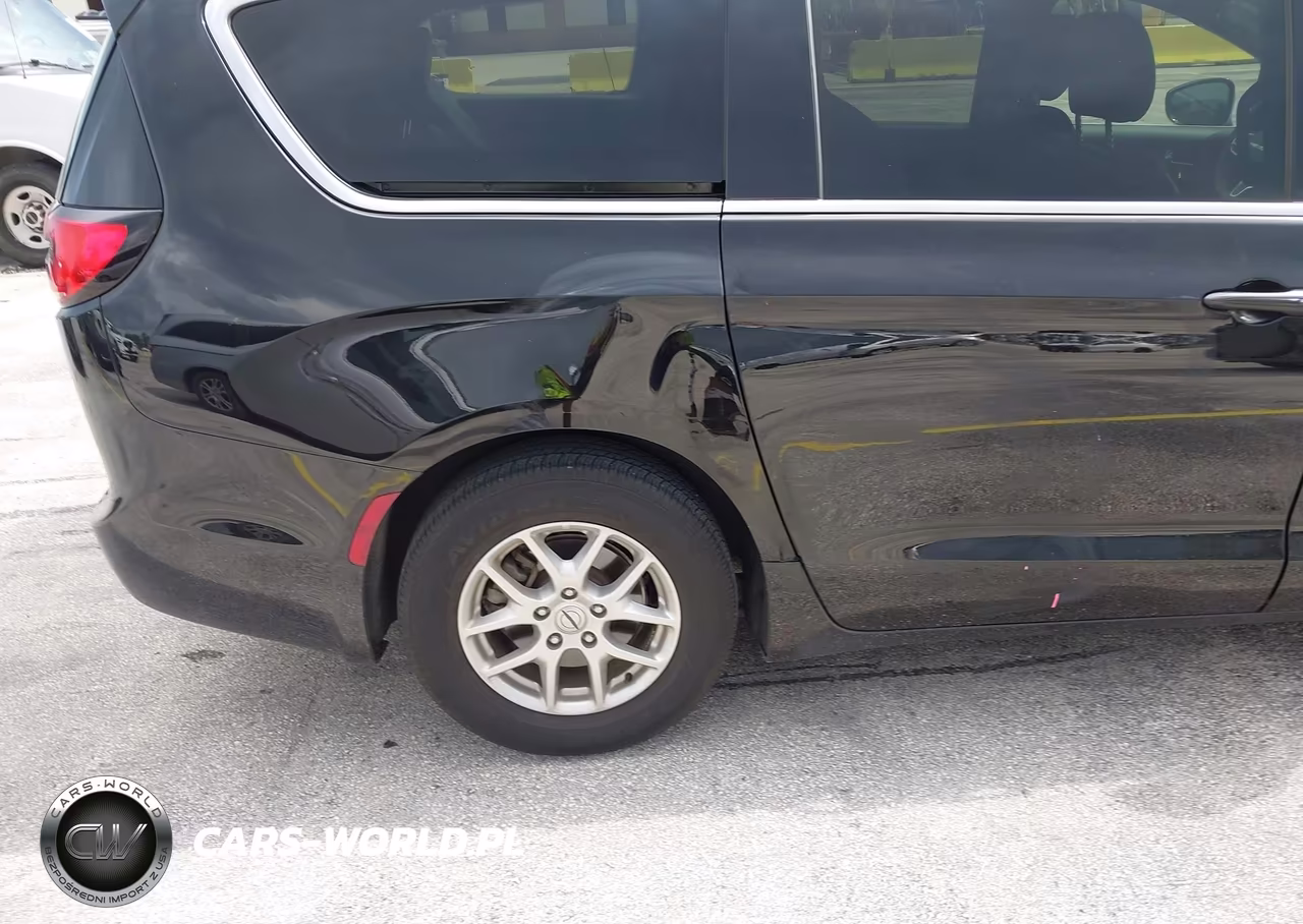 2025 Chrysler Pacifica Select VIN:2C4RC1BG8SR507008 - 17