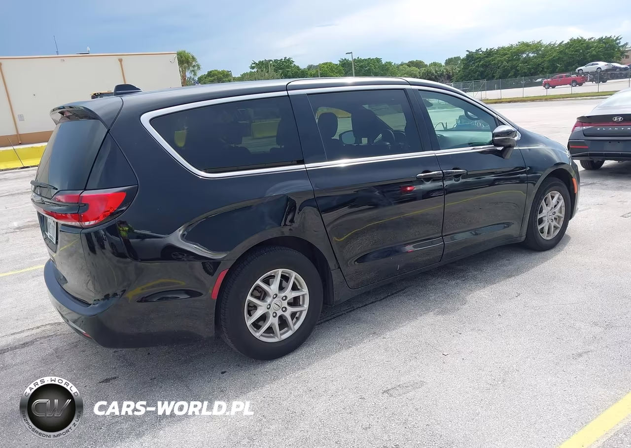 2025 Chrysler Pacifica Select VIN:2C4RC1BG8SR507008 - 4