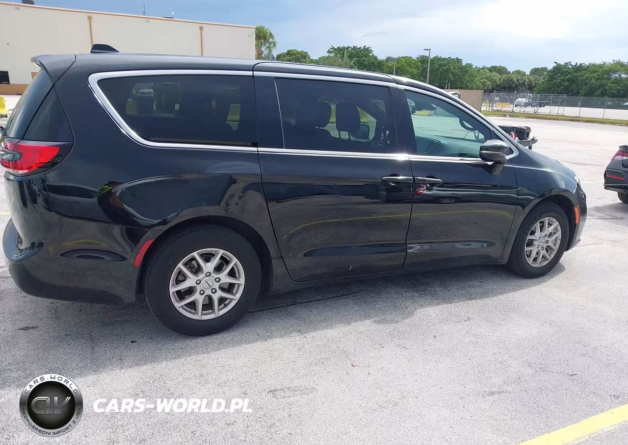 2025 Chrysler Pacifica Select VIN:2C4RC1BG8SR507008 - 6