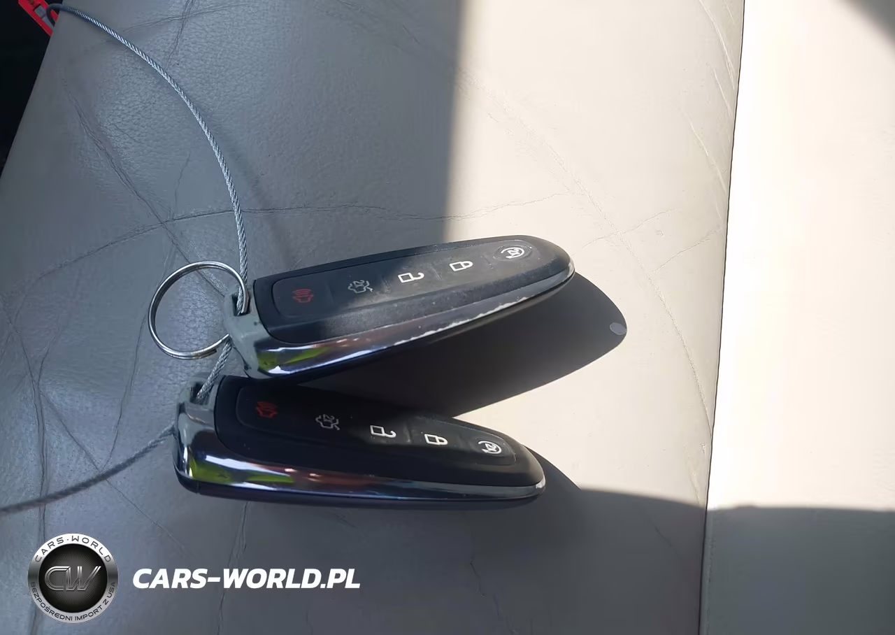 2017 Ford Escape Titanium VIN:1FMCU0JD2HUF02415 - 11