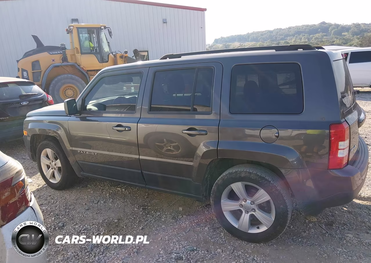 2017 Jeep Patriot Latitude 4X4 VIN:1C4NJRFB2HD177878 - 14