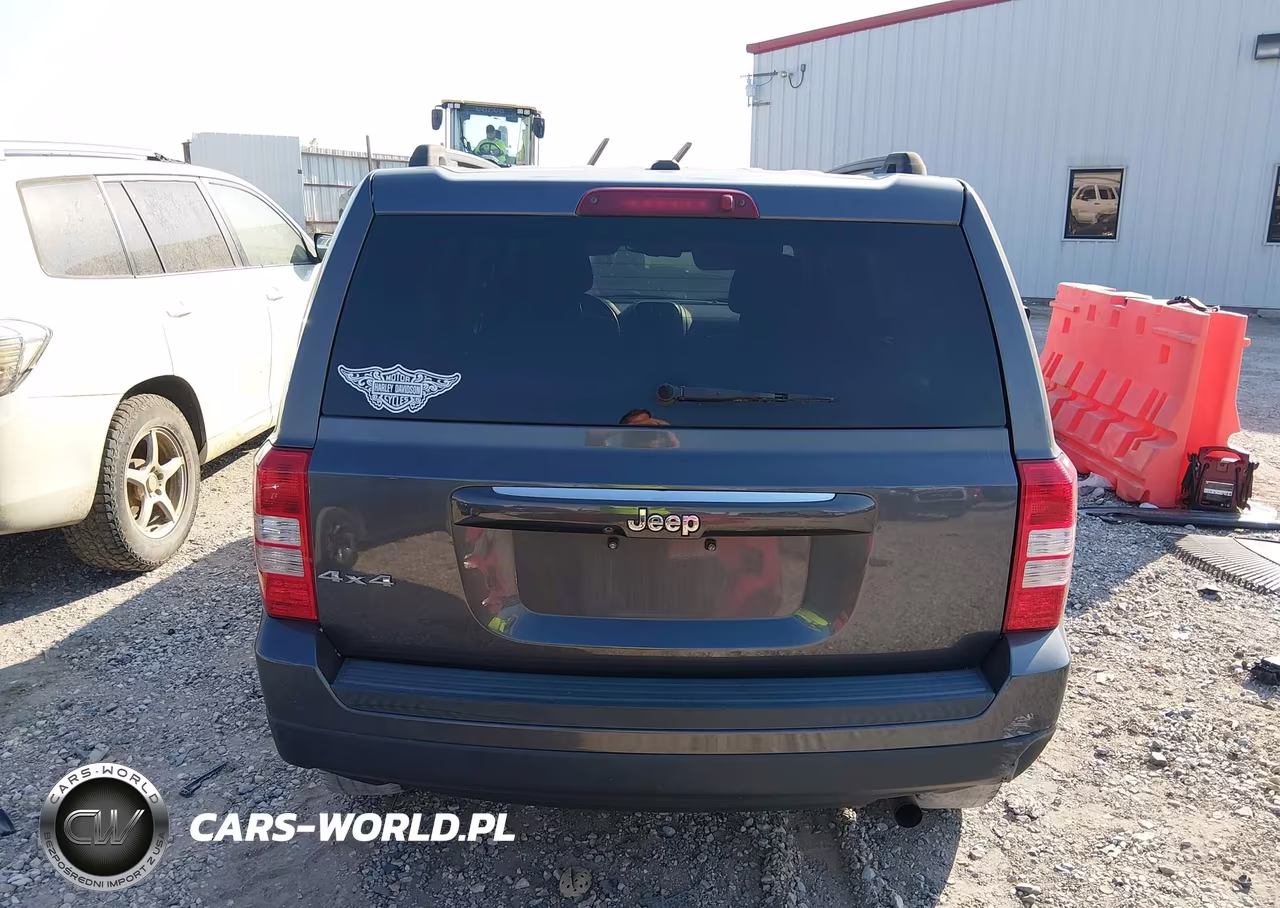 2017 Jeep Patriot Latitude 4X4 VIN:1C4NJRFB2HD177878 - 16
