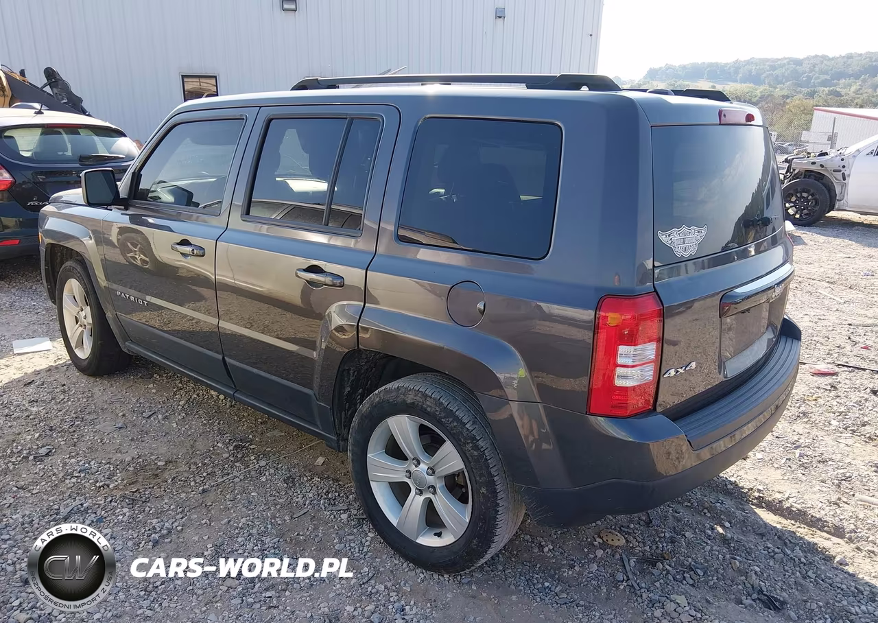 2017 Jeep Patriot Latitude 4X4 VIN:1C4NJRFB2HD177878 - 3