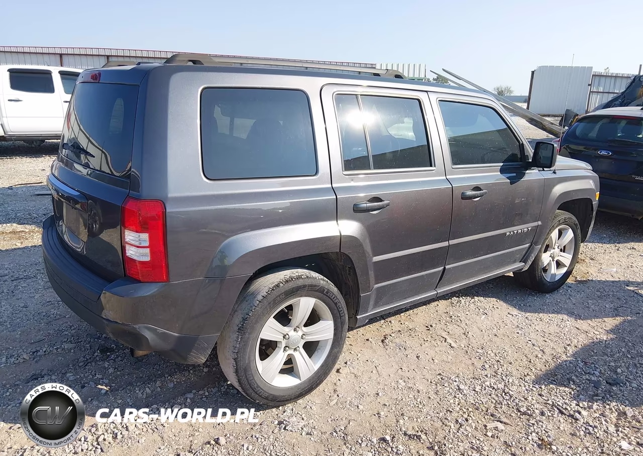 2017 Jeep Patriot Latitude 4X4 VIN:1C4NJRFB2HD177878 - 4