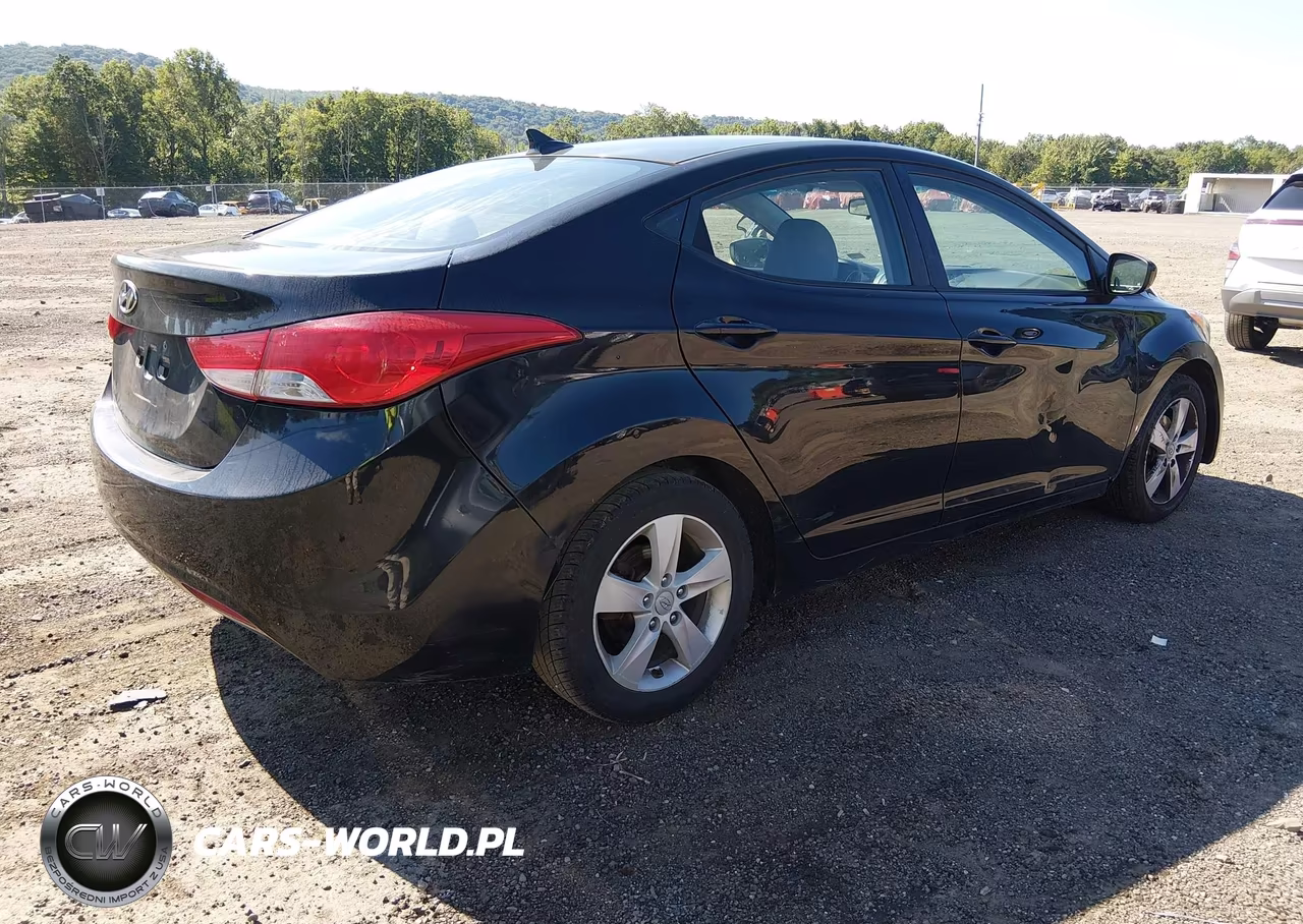 2011 Hyundai Elantra Gls VIN:5NPDH4AE3BH002276 - 4