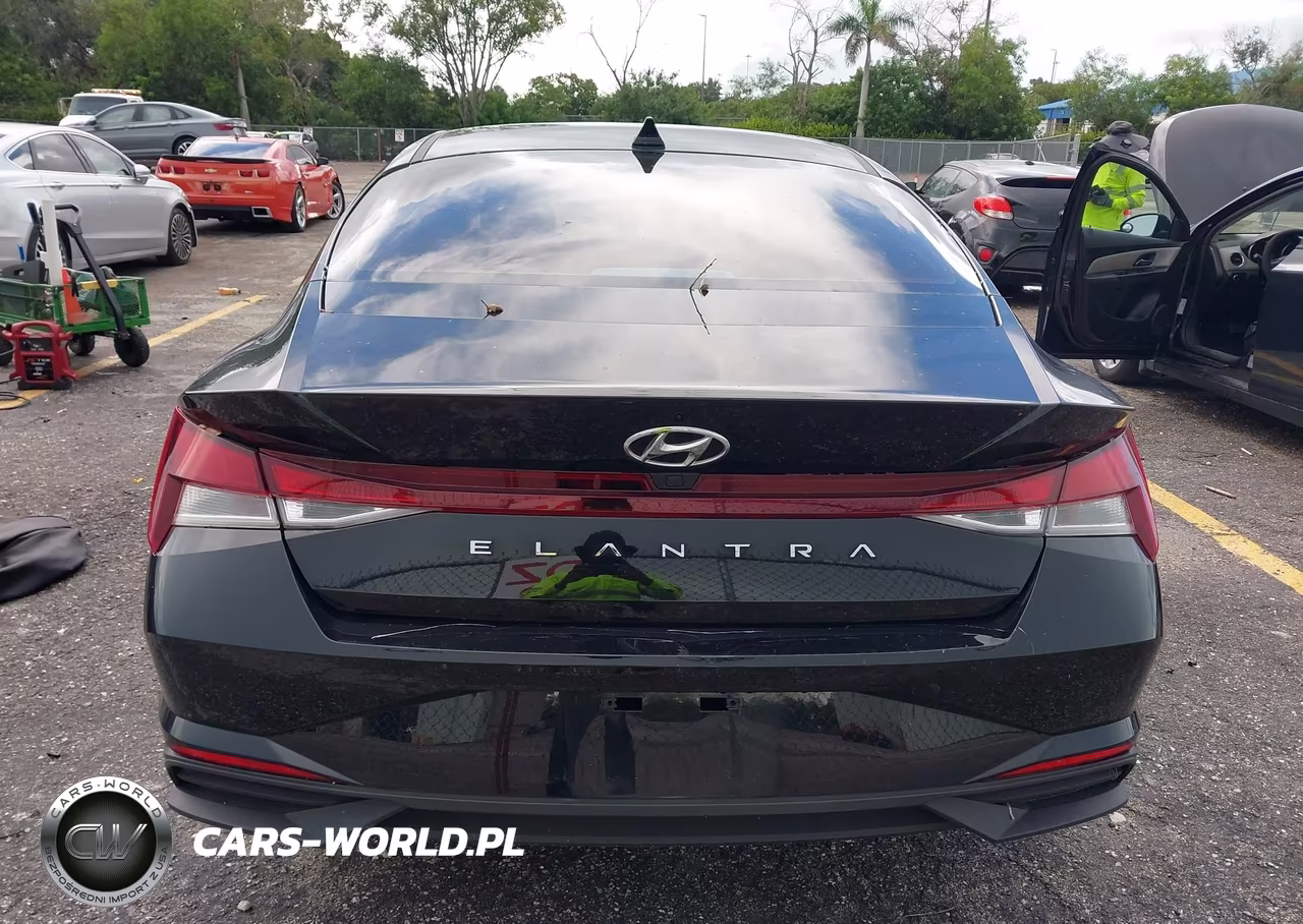 2022 Hyundai Elantra Sel VIN:5NPLM4AG9NH070157 - 17