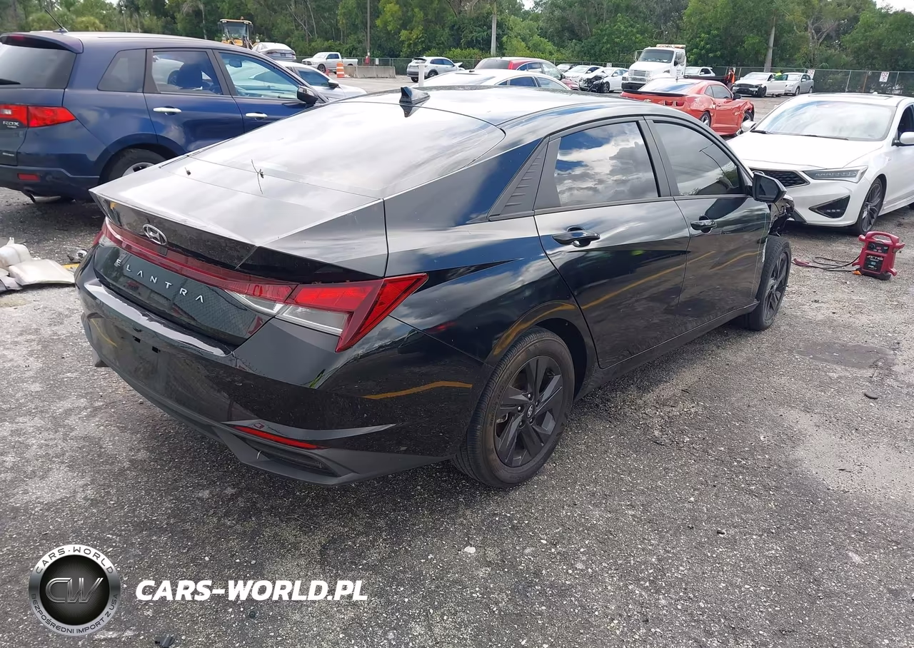 2022 Hyundai Elantra Sel VIN:5NPLM4AG9NH070157 - 4