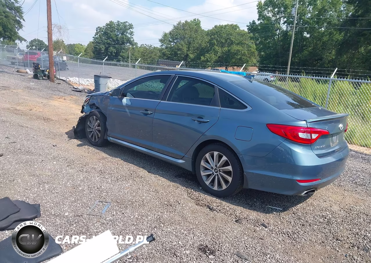 2015 Hyundai Sonata Sport VIN:5NPE34AF9FH154810 - 3