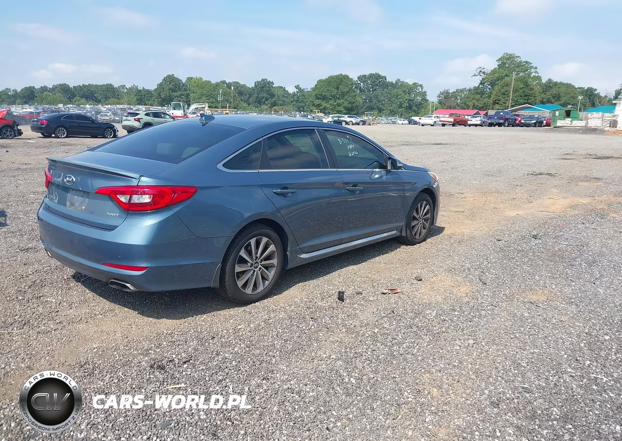 2015 Hyundai Sonata Sport VIN:5NPE34AF9FH154810 - 4