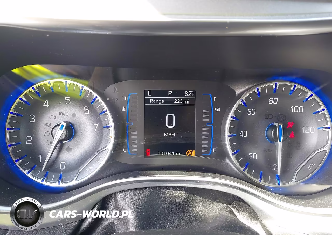 2019 Chrysler Pacifica Touring Plus VIN:2C4RC1FG2KR532416 - 7
