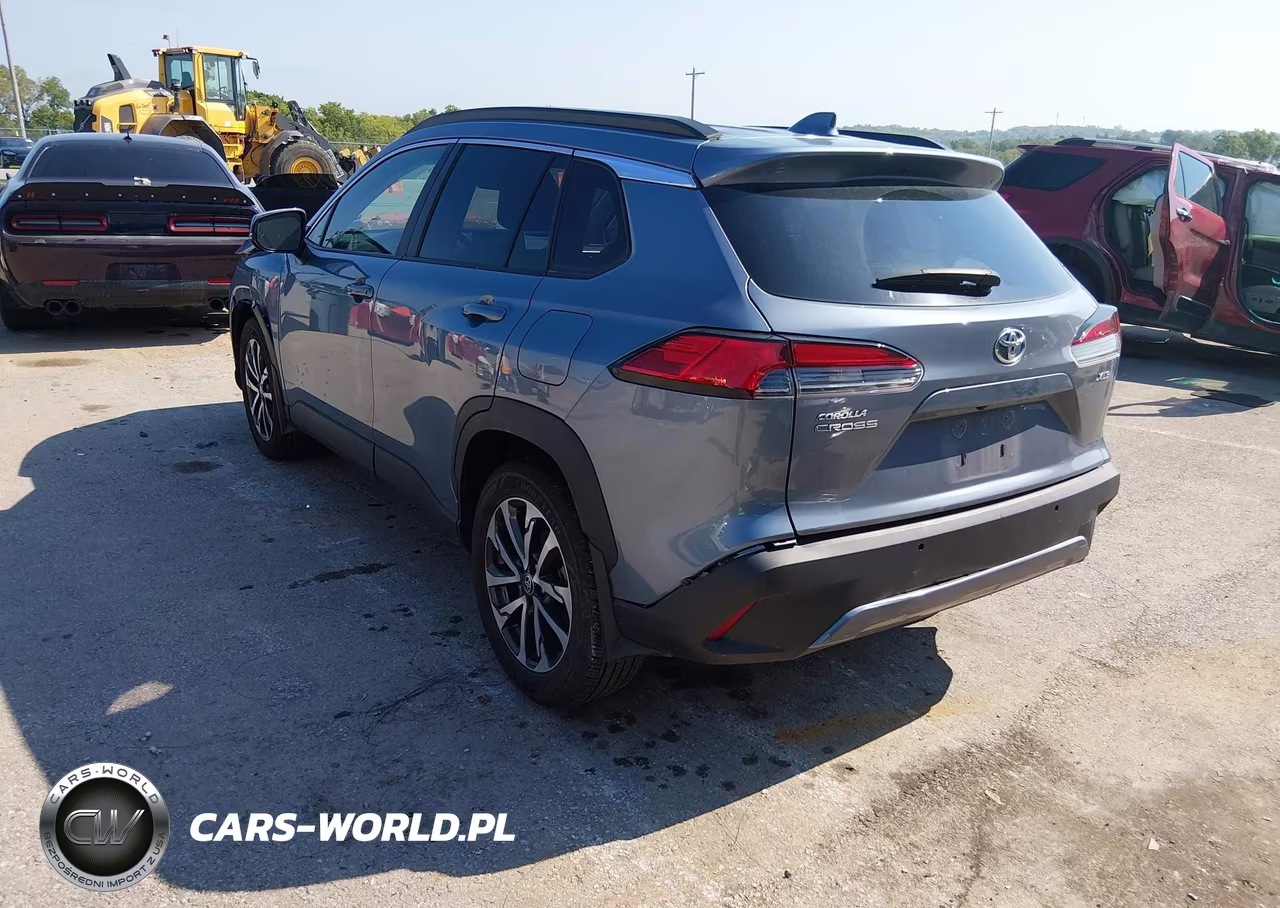 2023 Toyota Corolla Cross Xle VIN:7MUDAAAG4PV070971 - 3