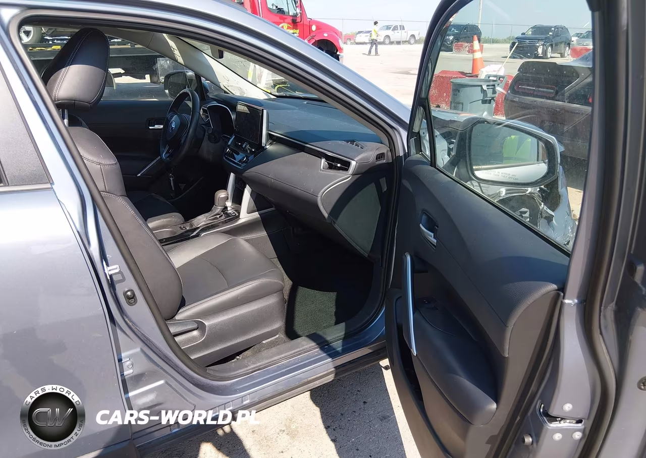 2023 Toyota Corolla Cross Xle VIN:7MUDAAAG4PV070971 - 5