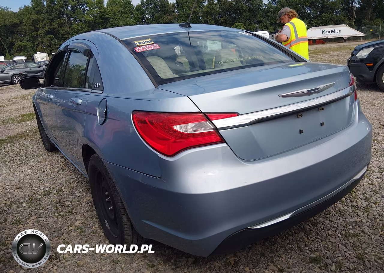 2012 Chrysler 200 Touring VIN:1C3CCBBB6CN210631 - 3