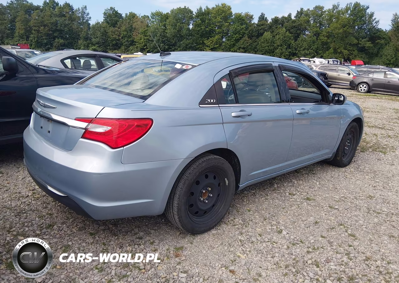 2012 Chrysler 200 Touring VIN:1C3CCBBB6CN210631 - 4