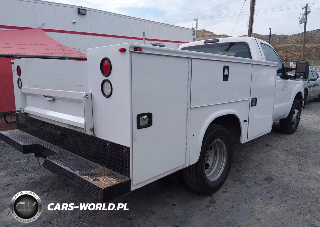 2016 Ford F-350 Chassis Xl VIN:1FDRF3G60GEC86667 - 4