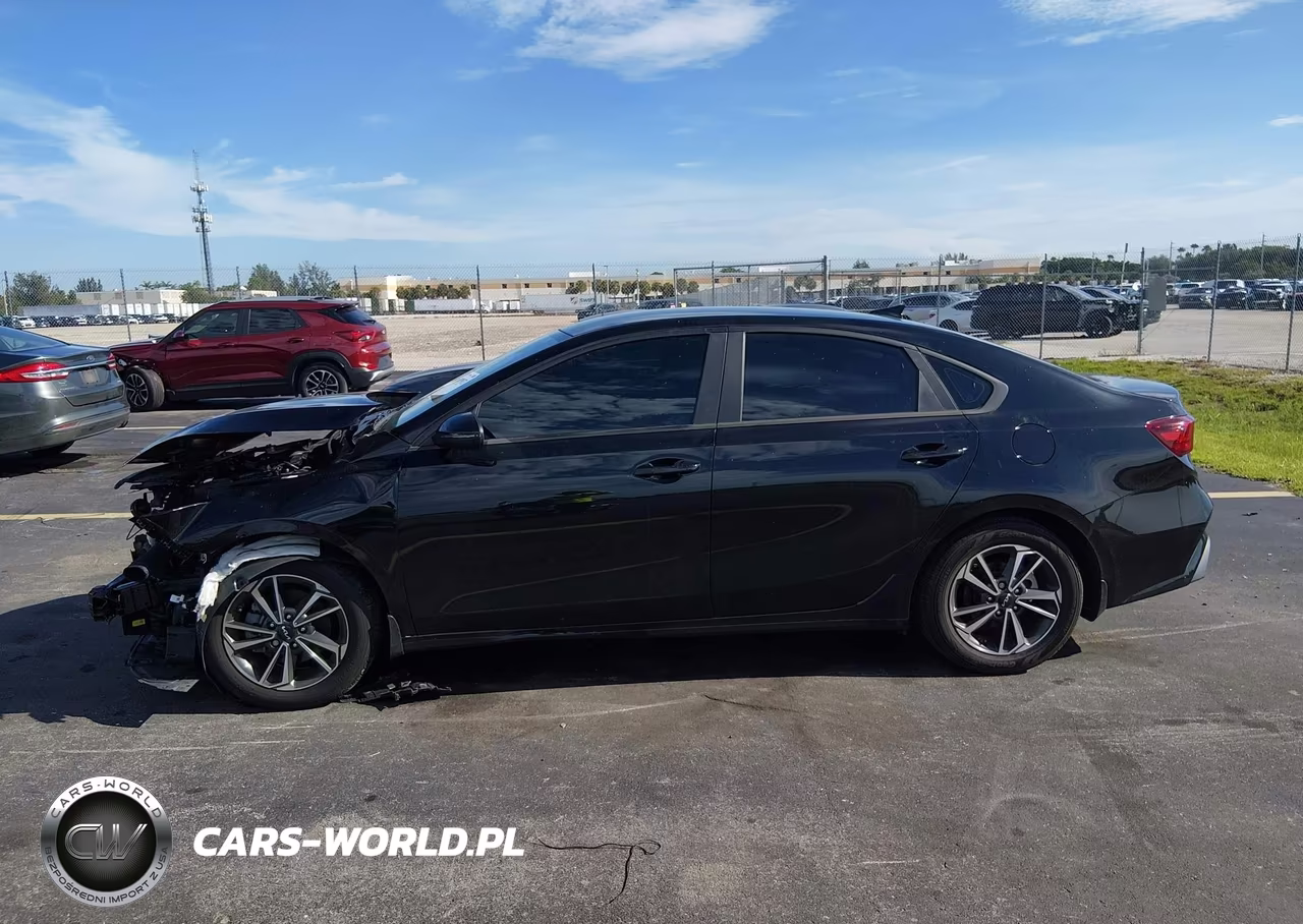 2023 Kia Forte Lxs VIN:3KPF24AD3PE671726 - 15