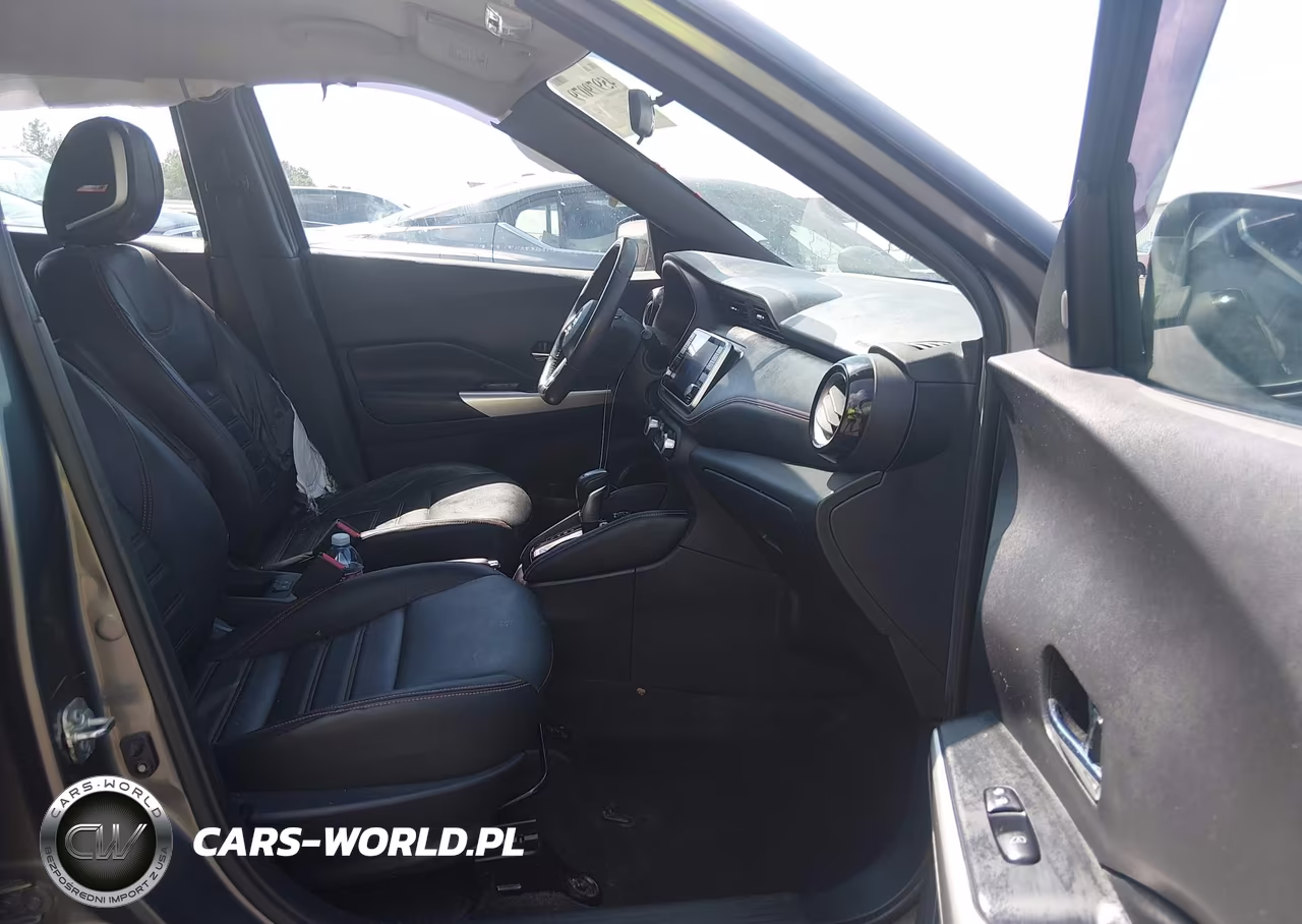 2019 Nissan Kicks Sr VIN:3N1CP5CU4KL543896 - 5
