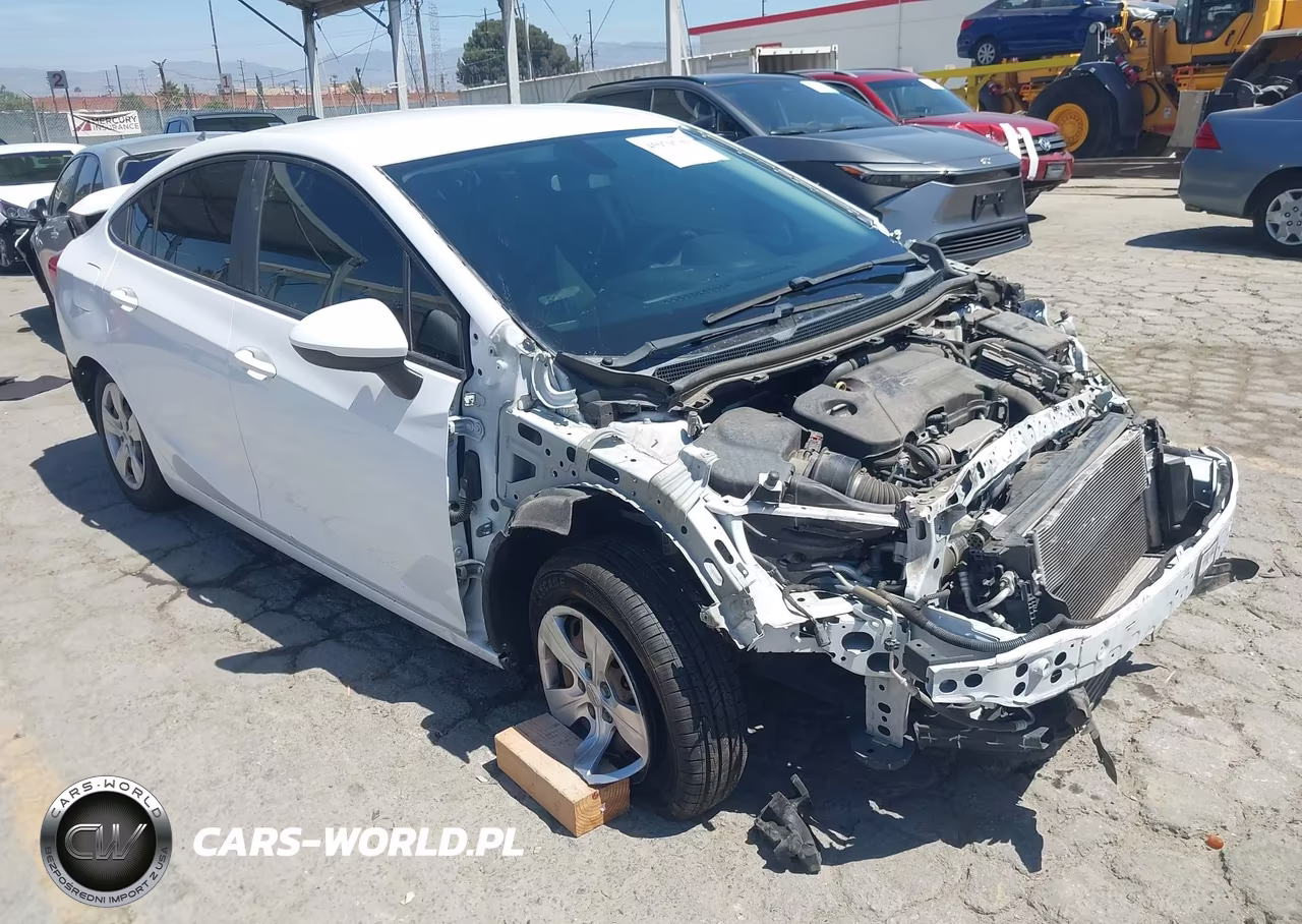 2018 Chevrolet Cruze Ls Auto – zdjęcie 1 z 21