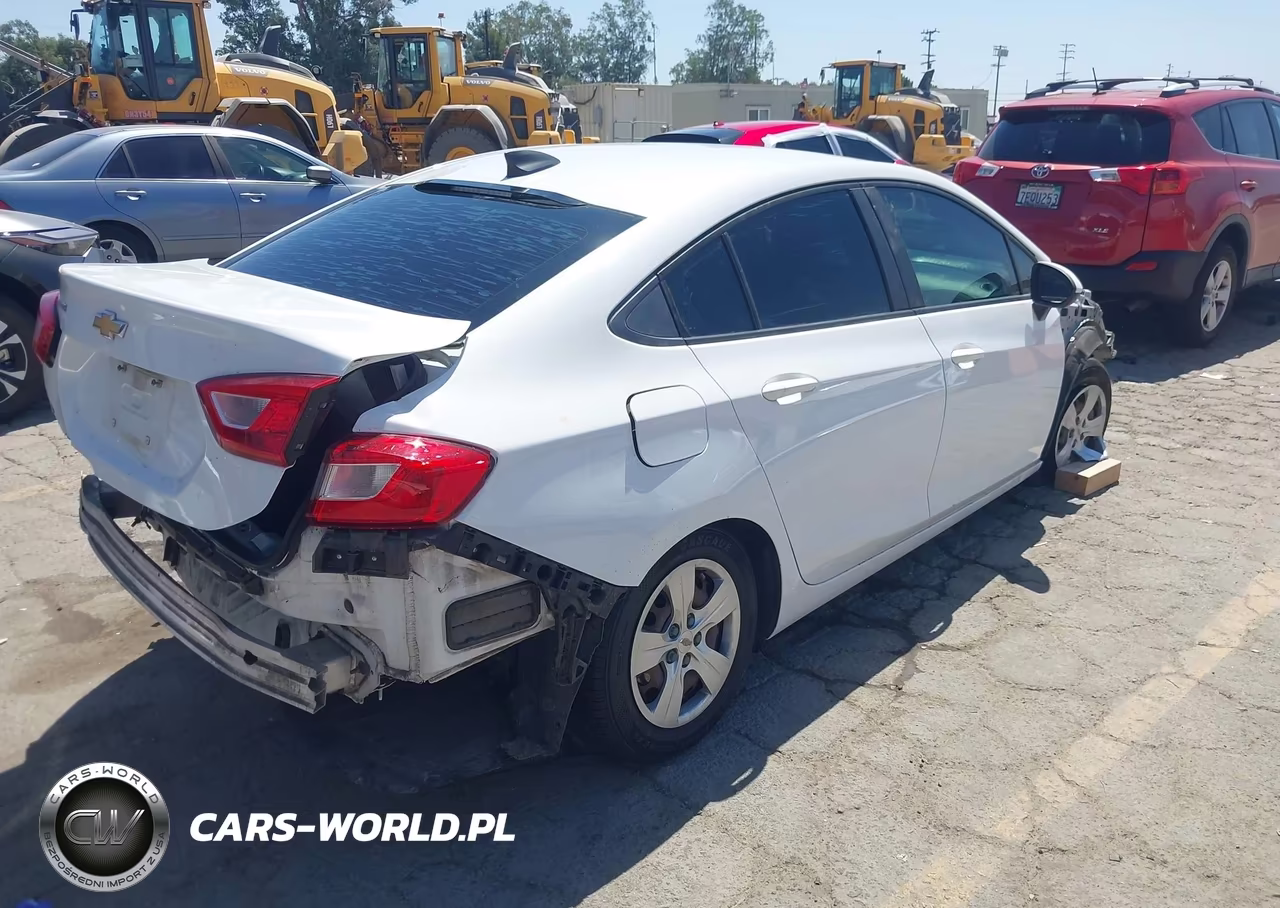 2018 Chevrolet Cruze Ls Auto VIN:1G1BC5SM0J7127541 - 4