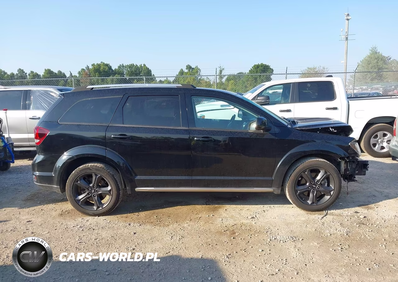 2020 Dodge Journey Crossroad VIN:3C4PDCGB2LT265795 - 14